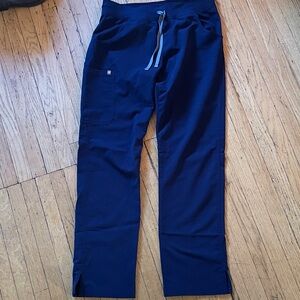 Figs Women’s Kade Cargo Navy Scrub Pants